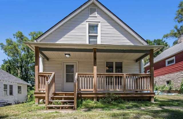 4528 Burdette Street photos photos