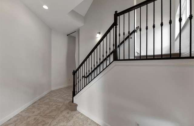 9211 43RD TERRACE W Gallery 4