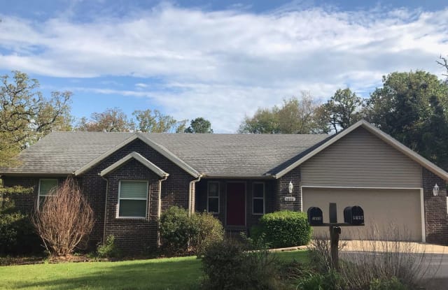 1652 W Cedar St - 1652 West Cedar Street, Fayetteville, AR 72703