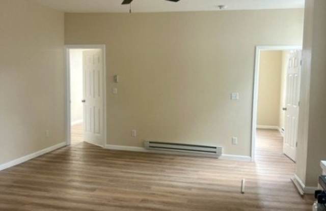 127 Main St Gallery 1