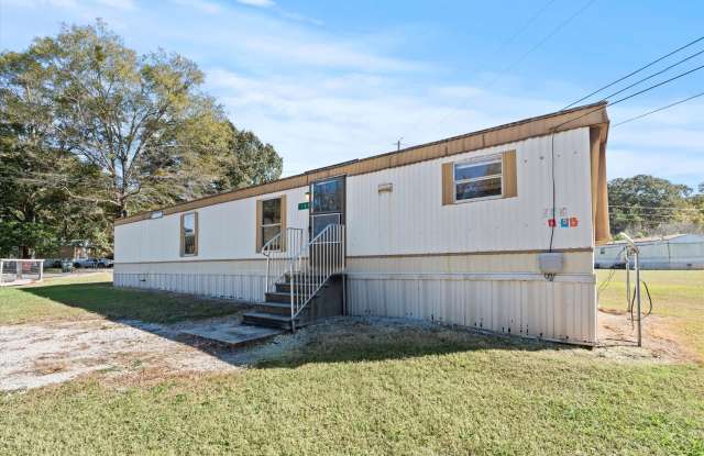 Updated 2BR/1BA Trailer in Muscle Shoals – Quiet Country Setting photos photos