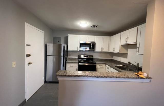 14 Riverside St. photos photos