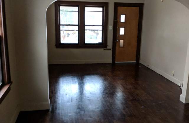 2221 Gross Ave Ne photos photos 2221 Gross Ave Ne photos photos