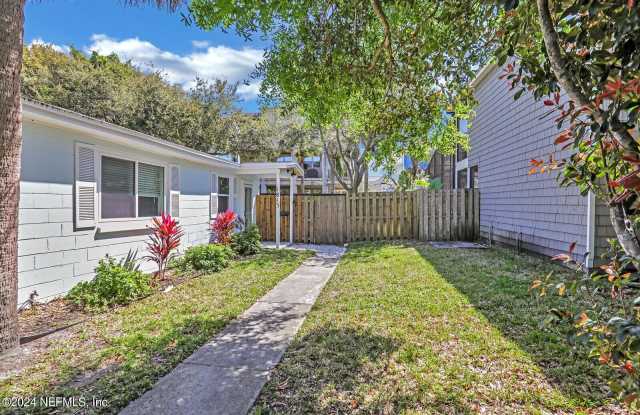 1813 SEMINOLE Road Gallery 2