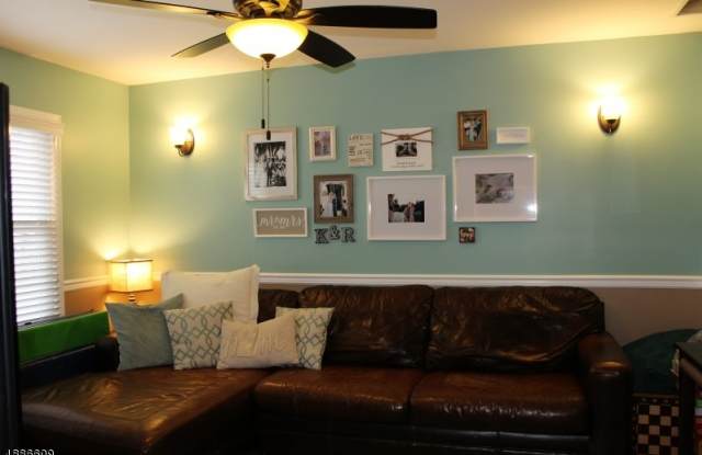557 HUNTER AVE Gallery 2