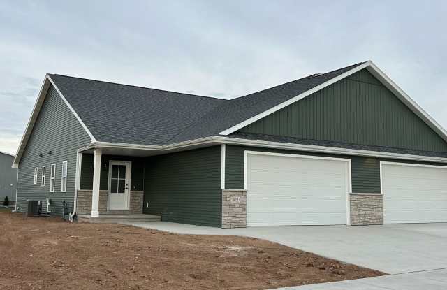 Beautiful New Executive Duplex - 502 Founders Way, Little Chute, WI 54140