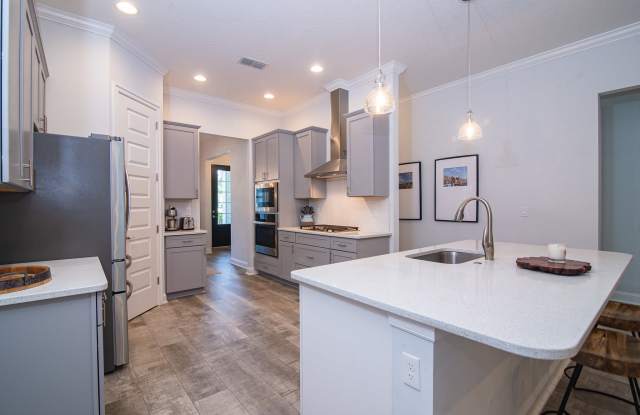 13723 Hidden Oaks Ln Gallery 2