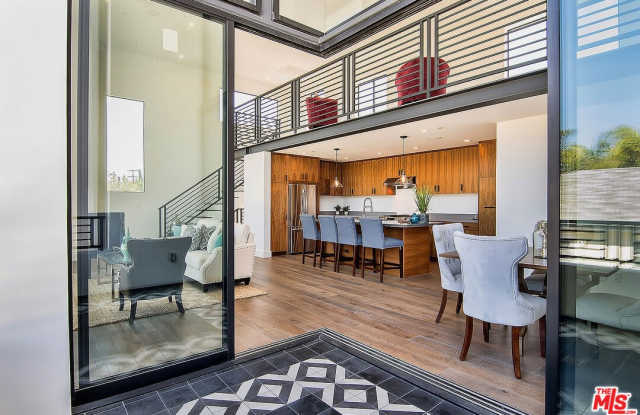 5006 N PATAGONIA CT - 5006 W Patagonia Ct, Los Angeles, CA 90004