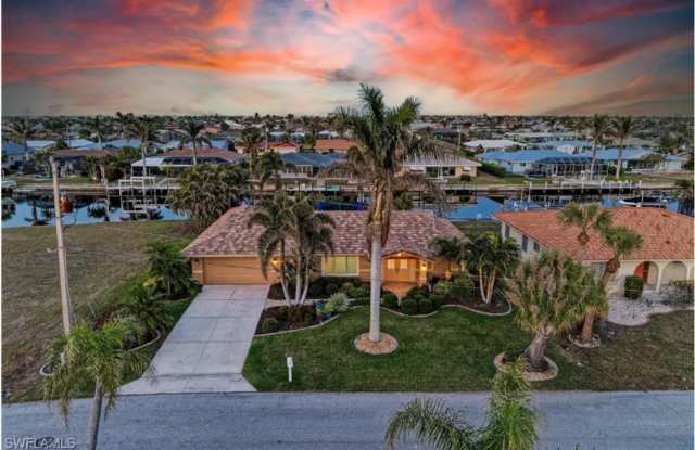 Furnished ** Punta Gorda Isles Vacation Home ** Heated Pool ** Canal / Boat Dock ** $7,500 Gallery 4