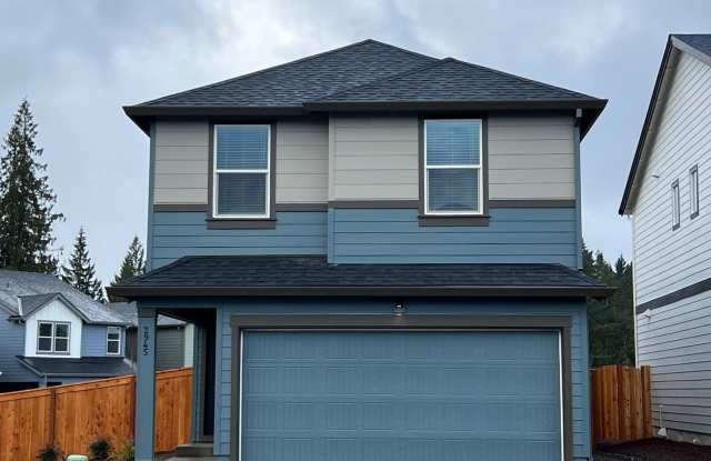 LIKE NEW 4 Bedroom Ridgefield Home on Corner Lot for Rent - 2945 N. 3rd Way photos photos