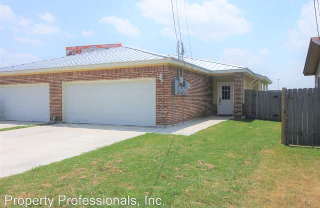 290 Meadow Ave - 290 Meadow Avenue, New Braunfels, TX 78130