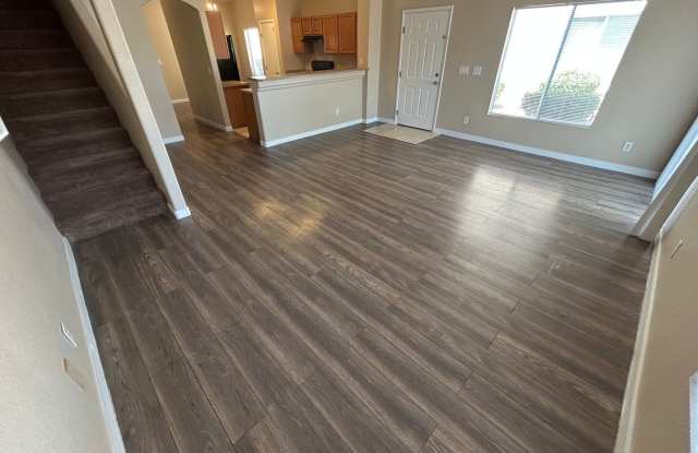 3 BEDROOM TOWNHOME IN HENDERSON OLD VEGAS RANCH COMMUNITY!  NO PETS ALLOWED!!! Gallery 4