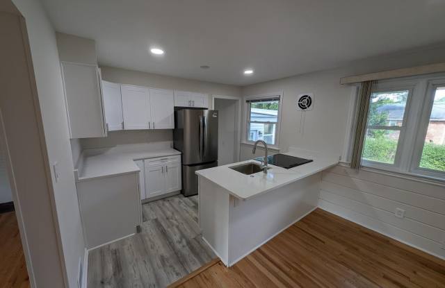 9319 RIGGS RD Gallery 3
