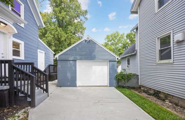 6832 Kenton Avenue Gallery 3