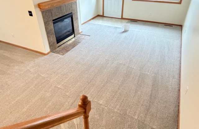 Freshly painted 3BD/2BA Townhome * Rosemount * Available Now photos photos