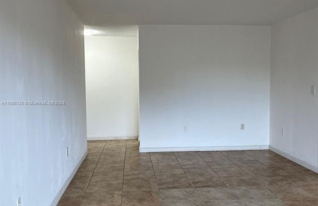 13500 NE 3rd Ct - 13500 Northeast 3rd Court, North Miami, FL 33161