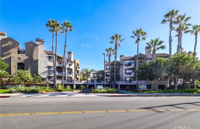 320 Lake Street - 320 Lake Street, Huntington Beach, CA 92648