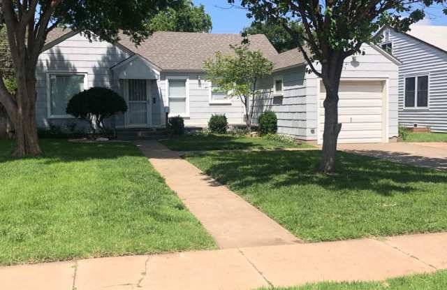 Super Cute Bivins Home For Rent! 2 Bedroom, 1 Bathroom, 1 Car Garage, Great Yard! photos photos