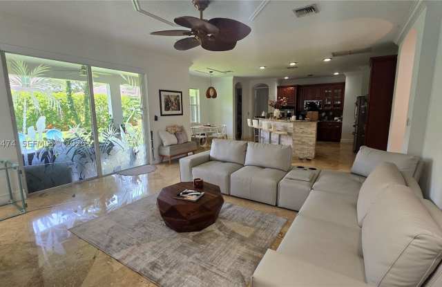 19179 S Gardenia Ave Gallery 4
