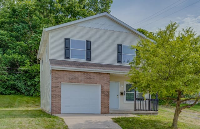 1040 E Main St - 1040 East Main Street, Springfield, OH 45503