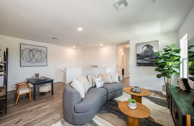 Skymor Sanford Townhomes for Rent Gallery 4