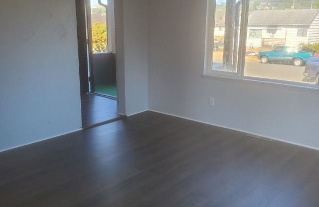 1415 W. 2ND ST. photos photos