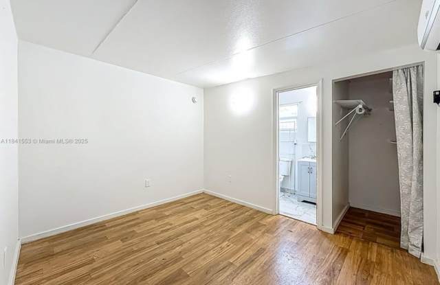 1110 North 58th Avenue Gallery 3
