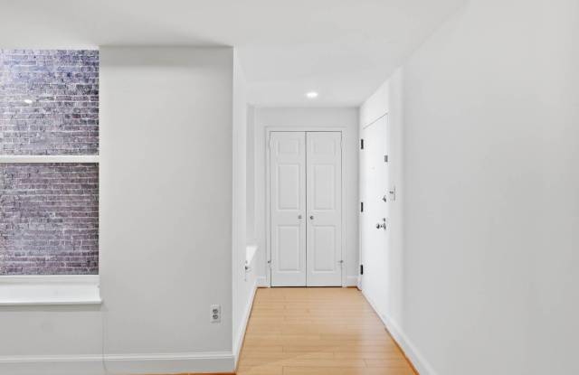 Logan Circle Condo | 1 Bed | 1 Bath | 750 Sf photos photos