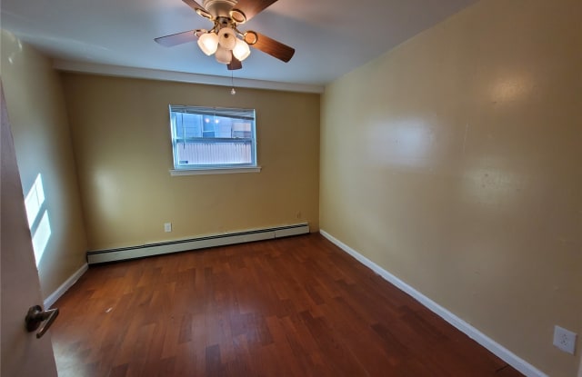 98-11 217th Lane - 98-11 217th Lane, Queens, NY 11429