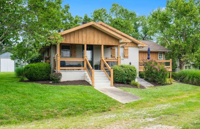 COUNTRY LIVING | SPACIOUS HOME | BEAUTIFUL OUTDOOR SPACE | Rogersville! Gallery 3