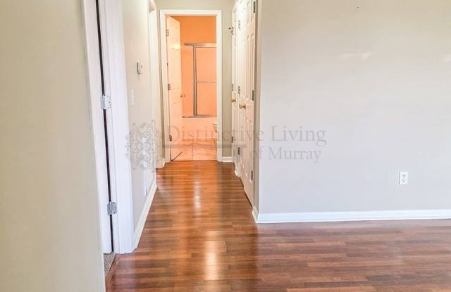 Showings available beginning 8/20/26 - Large 2 bedroom 1 bath duplex Gallery 4
