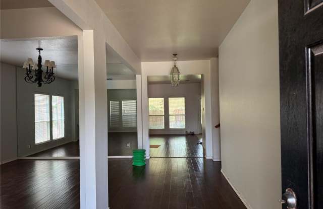 1209 Firewheel Place Gallery 2