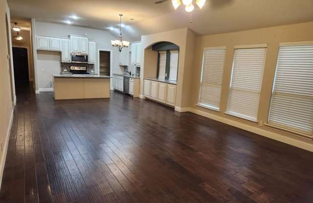 2011 Brenham Drive Gallery 4