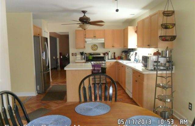 2863 Greenlawn Gallery 3