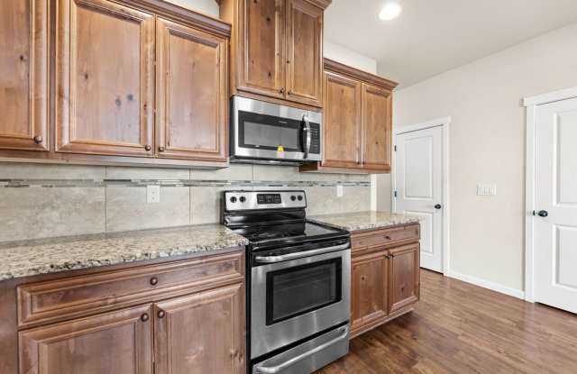 314 N 33rd Ct. Gallery 4