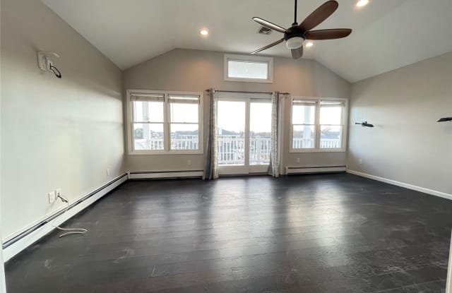 1134 Washington Place - 1134 Washington Place, Baldwin Harbor, NY 11510