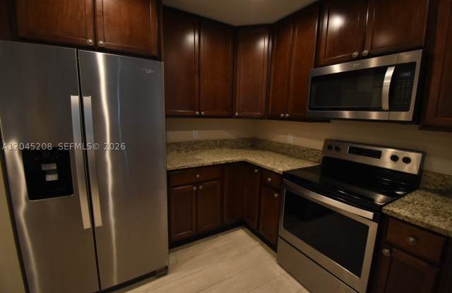 13900 Lake Placid Ct Gallery 4