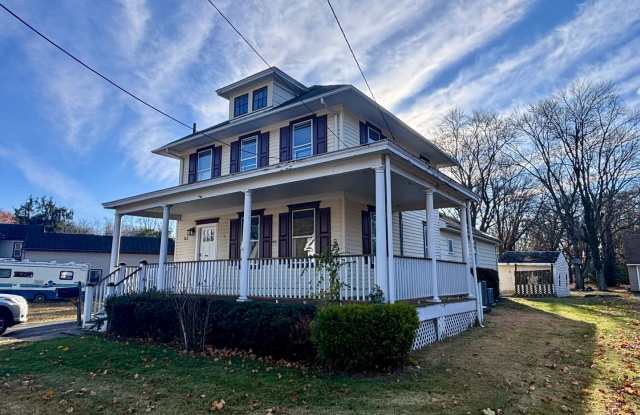 Freshly Renovated 8-Bedroom Home with Large Driveway – Ewing, NJ photos photos
