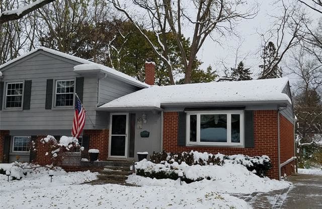 210 ORCHARD VIEW Drive - 210 Orchard View Drive, Royal Oak, MI 48073