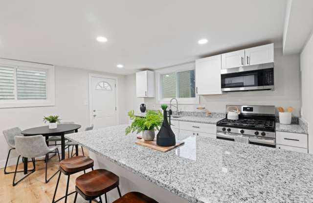 Cozy Completely Renovated Home Minutes from Downtown Pittsburgh! photos photos