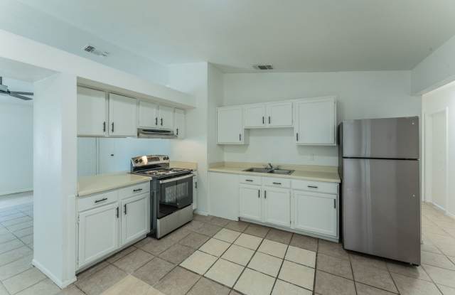 4 Bed / 2 Bath Home - Northeast San Antonio Gallery 4