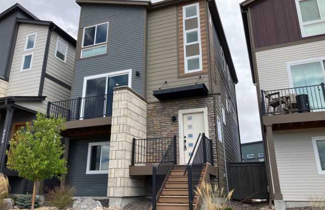 2 Bedroom Home with VIEWS of the Mountains photos photos