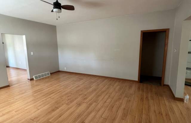 1408 Oshkosh Avenue Gallery 1