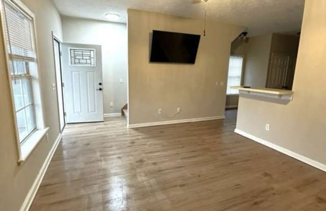105 Tomlinson Drive Gallery 4