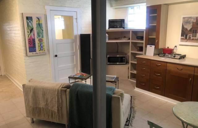 1222 Hemlock St NW Unit 2 Gallery 2