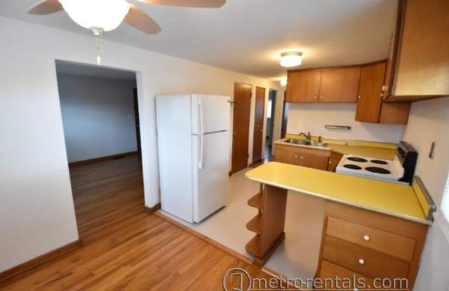 2686-2688 Hibbert Avenue photos photos