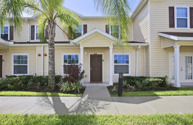 8945 Shine Dr - 8945 Shine Dr, Four Corners, FL 34747