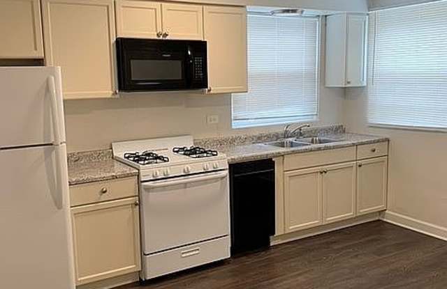 1026 E Division St photos photos