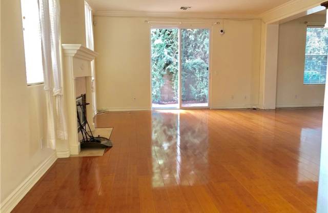 6142 Temple City Boulevard Gallery 4