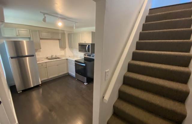 212 W Hope Ave, Modern One Bedroom - 212 West Hope Avenue, York, PA 17401